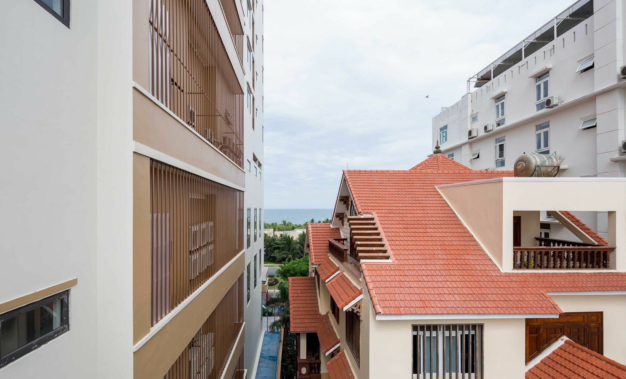 Zoneland Apartments - Lahome Beach Villa Дананг Екстериор снимка